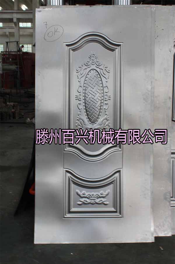 壓好的門(mén)板