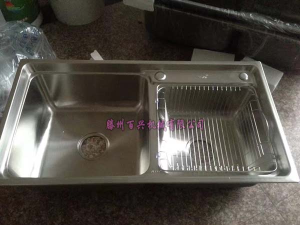 不銹鋼水槽拉伸機(jī)出口土耳其