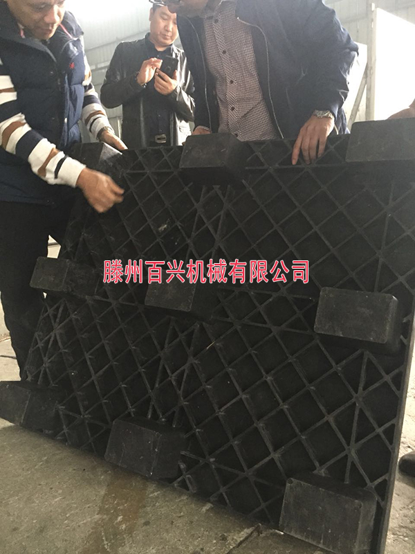 百興行李托板、塑料卡板液壓機(jī)，廣東客戶定做