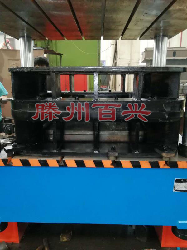 滕州百興315噸小推車(chē)車(chē)斗模具