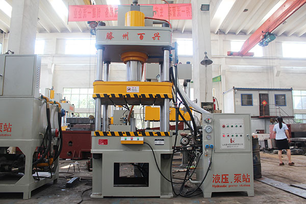 百興200噸數(shù)控四柱液壓機