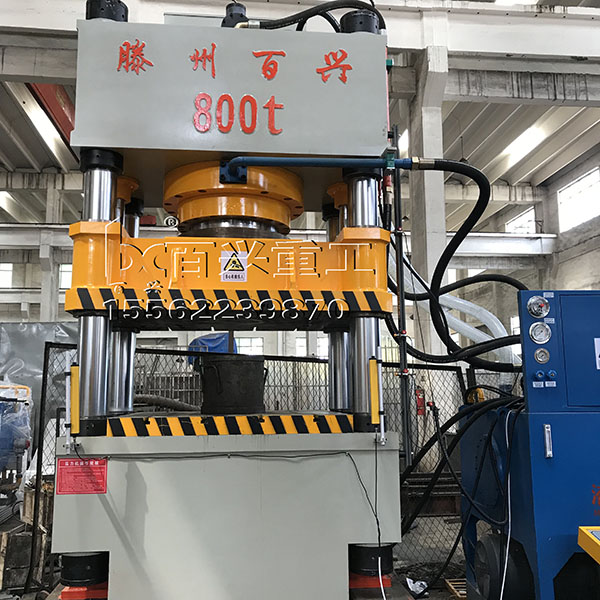 800噸拉伸機側(cè)面圖